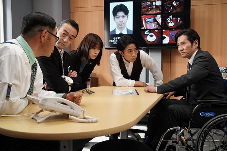 Hiromasa Taguchi, Mitsuru Fukikoshi, Ami Tomite, Ryotaro Sakaguchi, Kanji Tsuda - Tokusó 9 - Season 5 - Filmfotos