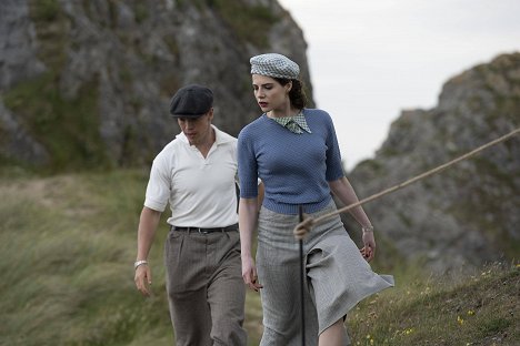 Will Poulter, Lucy Boynton - Agatha Christie: Askel tyhjyyteen - Kuvat elokuvasta