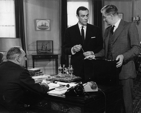 Bernard Lee, Sean Connery, Desmond Llewelyn - From Russia with Love - Photos