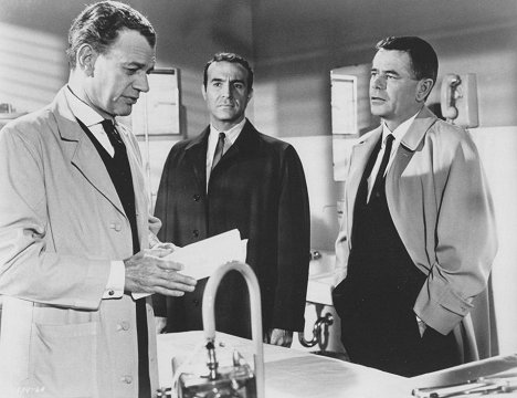 Joseph Cotten, Ricardo Montalban, Glenn Ford - Dolarová past - Z filmu