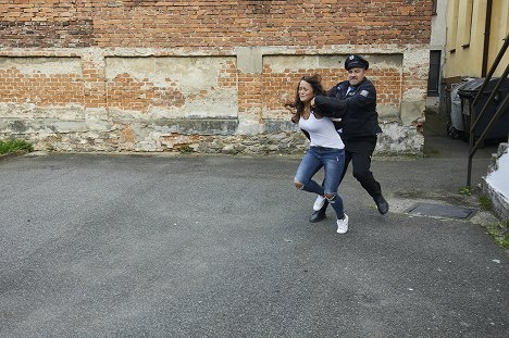 Tereza Bílková, Michal Holán - Policie Modrava - Žena se širokým srdcem - Filmfotos