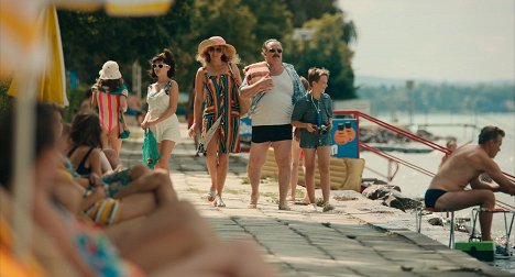 Abigél Szőke, Lia Pokorny, Máté Mészáros, Mátyás Tóth - Nyugati nyaralás - De la película