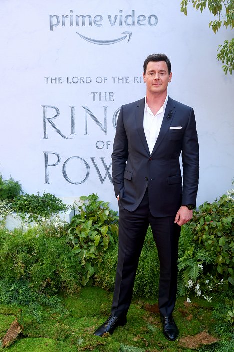 "The Lord Of The Rings: The Rings Of Power" Los Angeles Red Carpet Premiere & Screening on August 15, 2022 in Los Angeles, California - Benjamin Walker - Władca Pierścieni: Pierścienie Władzy - Season 1 - Z imprez