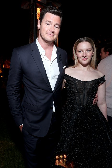 "The Lord Of The Rings: The Rings Of Power" Los Angeles Red Carpet Premiere & Screening on August 15, 2022 in Los Angeles, California - Benjamin Walker, Morfydd Clark - The Lord of the Rings: The Rings of Power - Season 1 - Eventos