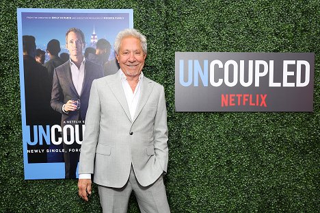 Premiere of Uncoupled S1 presented by Netflix at The Paris Theater on July 26, 2022 in New York City - Jeffrey Richman - Singiel w Nowym Jorku - Season 1 - Z imprez