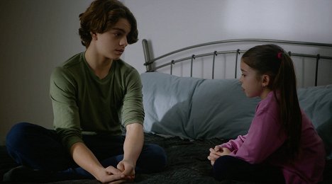 Mathieu Drouin, Victoria Bouchard - L'Échappée - Bercail - Filmfotók