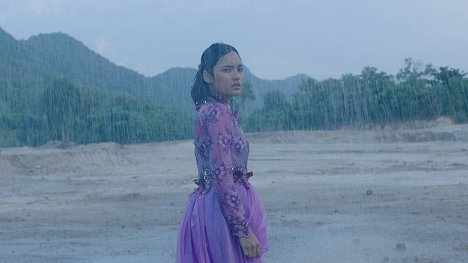 Arawinda Kirana - Yuni - Van film