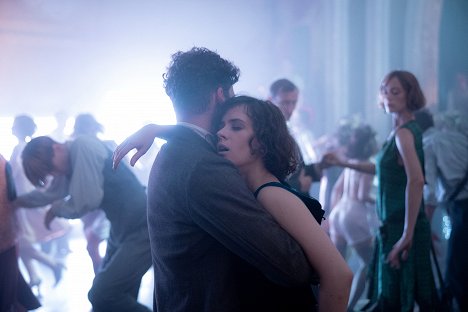 Liv Lisa Fries - Babylon Berlin - Episode 4 - Filmfotos