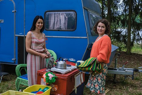 Luka Omoto, Nina Diedrich - Malibu - Camping für Anfänger - Film
