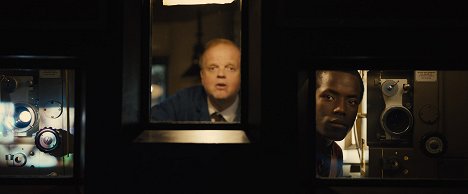 Toby Jones, Micheal Ward - Říše světla - Z filmu