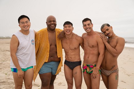 Bowen Yang, Torian Miller, Joel Kim Booster, Matt Rogers, Tomas Matos - Fire Island - Van de set