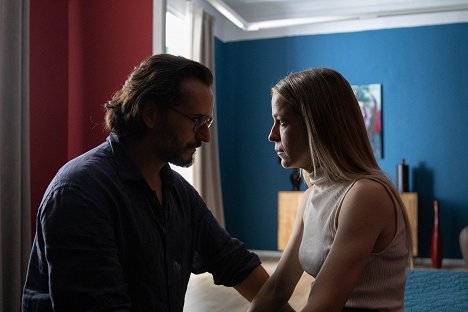 Asier Etxeandía, Silvia Abascal - Csodálatos Elisa - Filmfotók