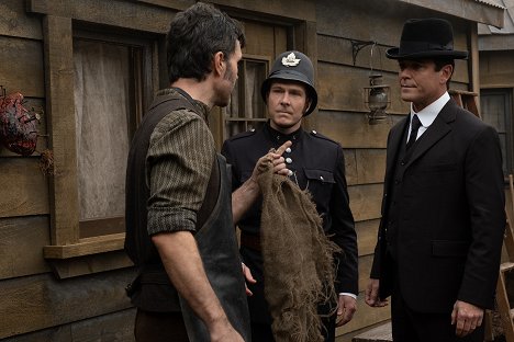 Lachlan Murdoch, Yannick Bisson - Murdoch Mysteries - The Witches of East York - Photos