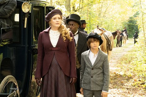 Helene Joy, Etienne Kellici - Murdoch Mysteries - Rawhide Ralph - Photos