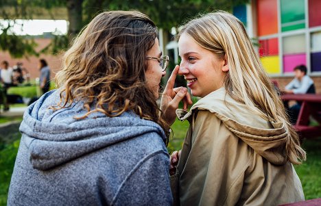 Laurence Deschênes - Léa Olivierin monimutkainen elämä - Aveux - Kuvat elokuvasta