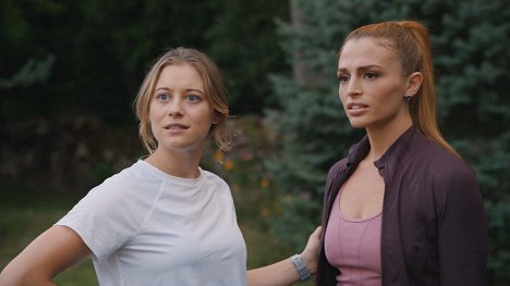 Erinn Fredin, Alexis Allotta - Happily Never After - De la película