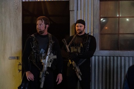 Tyler Grey, David Boreanaz - SEAL Team - Krabbeln, Gehen, Laufen - Filmfotos