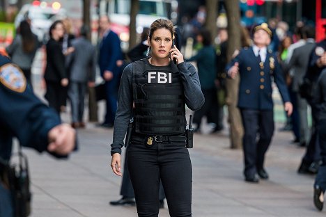 Missy Peregrym - FBI: Special Crime Unit - Fire and Rain - Photos