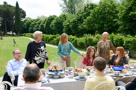 Rainer Bock, Suzanne von Borsody, Leslie Malton, Alina Levshin, Désirée Nosbusch, Lilly Dreesen - Süßer Rausch - Photos