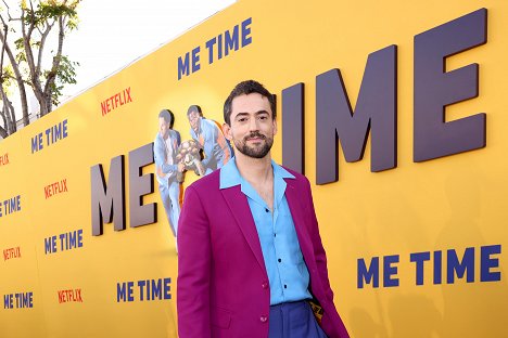 Netflix 'ME TIME' Premiere at Regency Village Theatre on August 23, 2022 in Los Angeles, California - Luis Gerardo Méndez - Me Time - Veranstaltungen