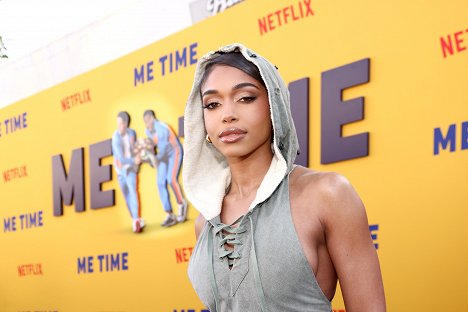 Netflix 'ME TIME' Premiere at Regency Village Theatre on August 23, 2022 in Los Angeles, California - Lori Harvey - Me Time - Eventos