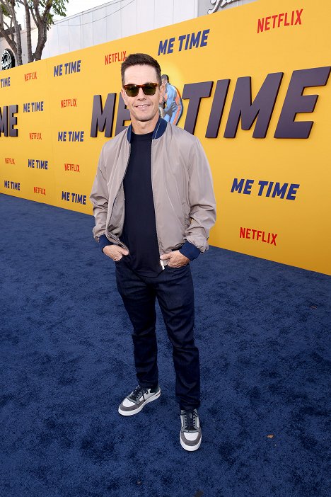 Netflix 'ME TIME' Premiere at Regency Village Theatre on August 23, 2022 in Los Angeles, California - Mark Wahlberg - Čas na sebe - Z akcií