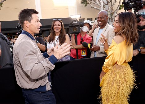 Netflix 'ME TIME' Premiere at Regency Village Theatre on August 23, 2022 in Los Angeles, California - Mark Wahlberg, Regina Hall - Me Time - Events