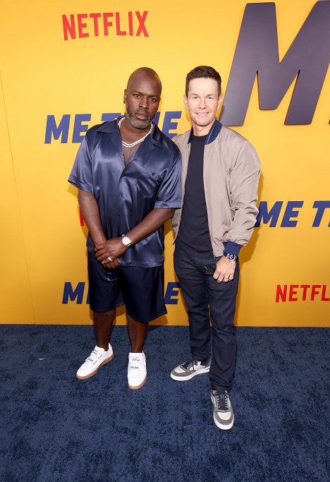 Netflix 'ME TIME' Premiere at Regency Village Theatre on August 23, 2022 in Los Angeles, California - Mark Wahlberg - Čas na sebe - Z akcií