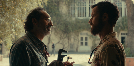 Bruno Bichir, Justin Theroux - A Moszkító-part - Buszmegálló - Filmfotók