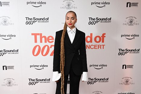The Sound of 007 in concert at The Royal Albert Hall on October 04, 2022 in London, England - Ella Eyre - Zvuk 007 - Z akcí