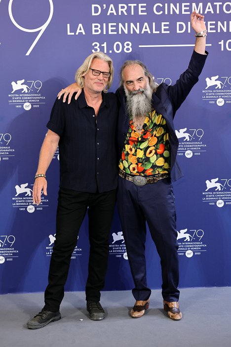 Photocall for the Netflix Film "Blonde" at the 79th Venice International Film Festival on September 08, 2022 in Venice, Italy - Andrew Dominik, Warren Ellis - Szöszi - Rendezvények