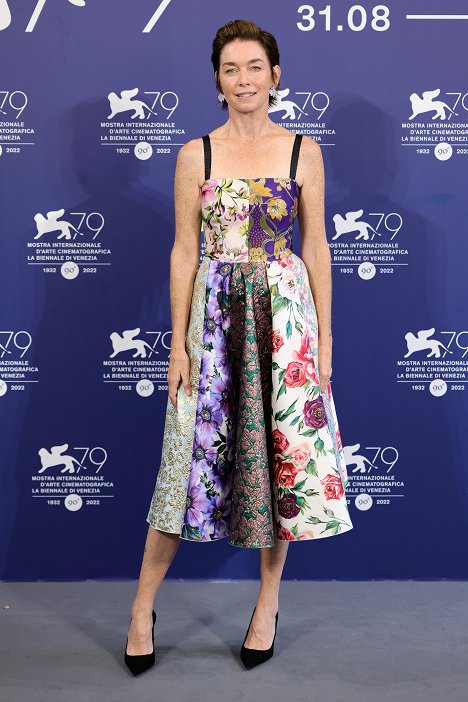 Photocall for the Netflix Film "Blonde" at the 79th Venice International Film Festival on September 08, 2022 in Venice, Italy - Julianne Nicholson - Blonde - Eventos