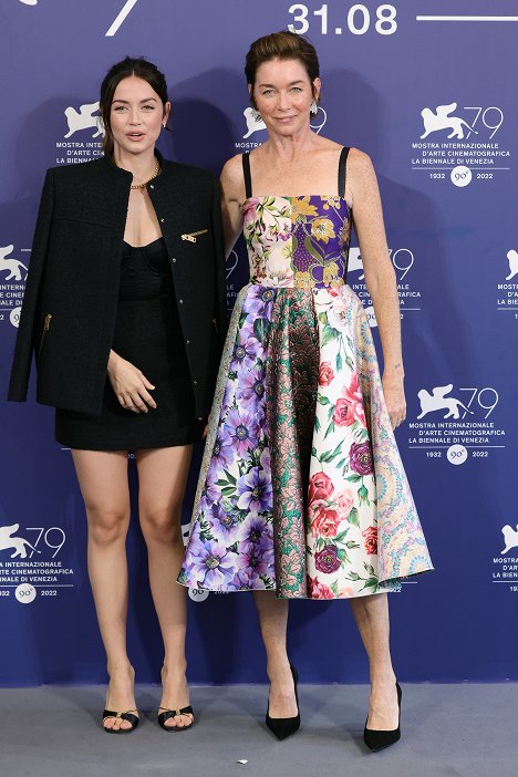 Photocall for the Netflix Film "Blonde" at the 79th Venice International Film Festival on September 08, 2022 in Venice, Italy - Ana de Armas, Julianne Nicholson - Blonde - Eventos