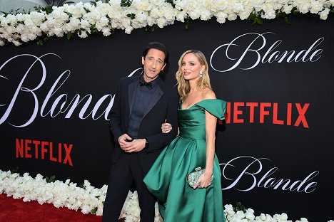 Los Angeles Premiere Of Netflix's "Blonde" on September 13, 2022 in Hollywood, California - Adrien Brody, Georgina Chapman - Blondynka - Z imprez