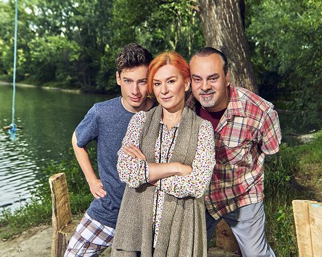 Matej Landl ml., Helena Krajčiová, Sväťo Malachovský - Chatári - Werbefoto