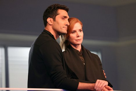 Dominic Rains, Sarah Rafferty - Chicago Med - Lying Doesn't Protect You from the Truth - Photos