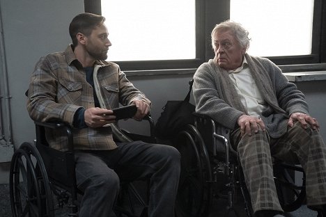 Ryan Eggold, Daniel Davis - New Amsterdam - Sex im Alter - Filmfotos