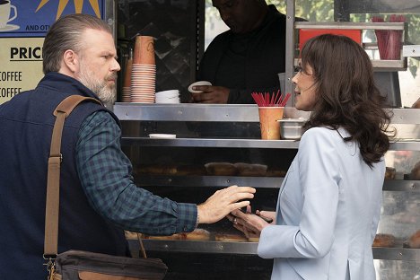 Tyler Labine, Michelle Forbes - New Amsterdam - Harmony - Do filme