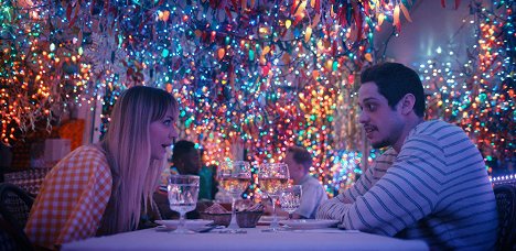 Kaley Cuoco, Pete Davidson - Meet Cute - De la película