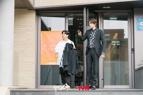 Hyun-mok Kim, Jae-young Kim - Love in Contract - Lobby Cards
