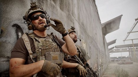 David Boreanaz, Raffi Barsoumian - SEAL Team - Thunderstruck - Do filme