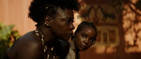 Viola Davis, Thuso Mbedu - La mujer rey - De la película