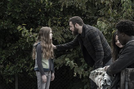 Anabelle Holloway, Ross Marquand - The Walking Dead - A New Deal - Filmfotók