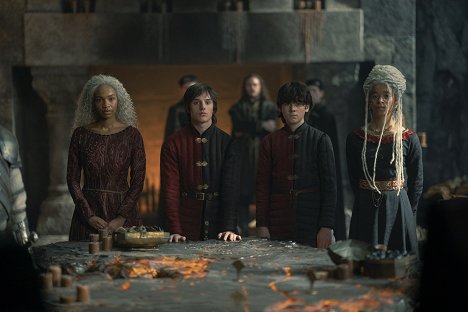 Bethany Antonia, Harry Collett, Elliot Grihault, Phoebe Campbell - House of the Dragon - The Black Queen - Film