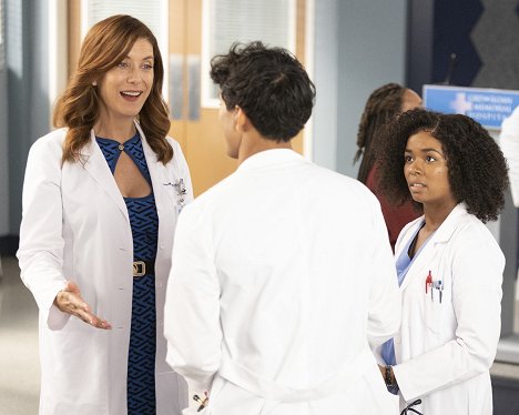 Kate Walsh, Alexis Floyd - Grey's Anatomy - Let's Talk About Sex - Photos