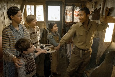 Beau Gadsdon, Austin Haynes, Eden Hamilton, KJ Aikens - The Railway Children Return - De la película