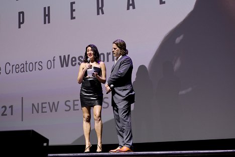 The Peripheral red carpet premiere and screening at The Theatre at Ace Hotel on October 11, 2022 in Los Angeles, California - Lisa Joy, Jonathan Nolan - Peryferal - Season 1 - Z imprez