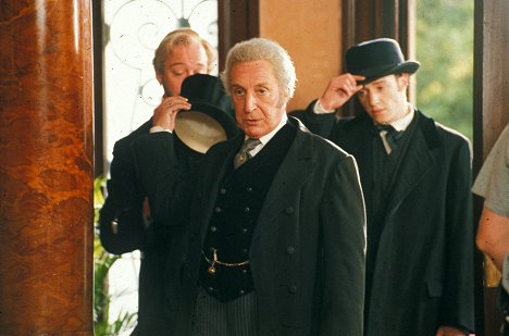 Ian Richardson, Robin Laing - Murder Rooms: The Dark Beginnings of Sherlock Holmes - Photos