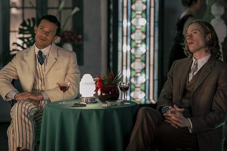 Jacob Anderson, Sam Reid - Interview with the Vampire - Is My Very Nature That of a Devil - Van film