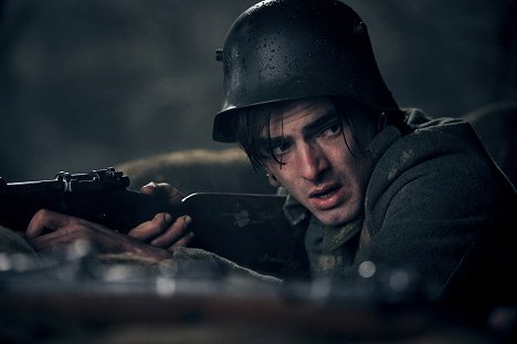Aaron Hilmer - All Quiet on the Western Front - Photos